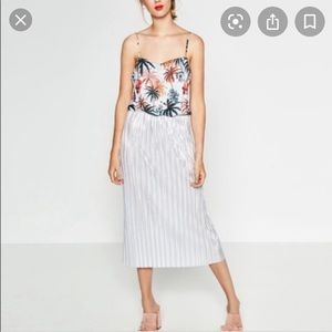 Zara Palm and Metallic Dress, size Medium